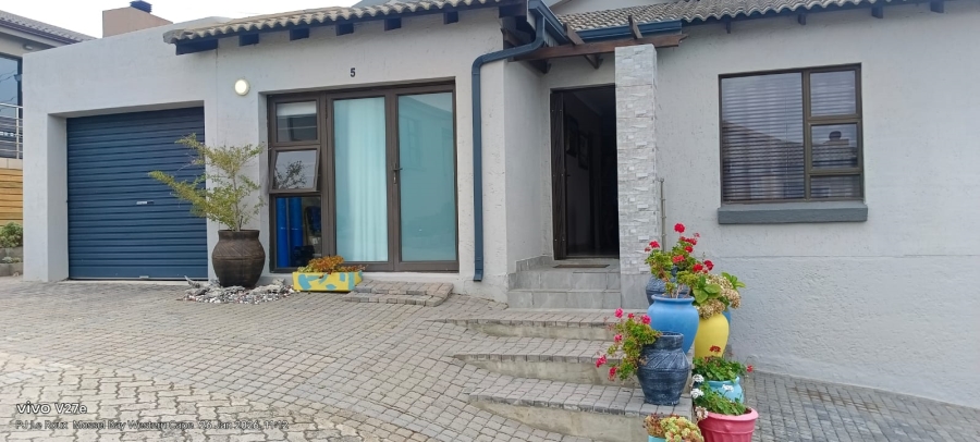 4 Bedroom Property for Sale in Seemeeu Park Western Cape